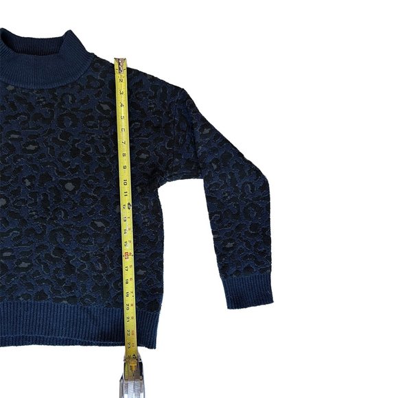Universal Thread Sweater Leopard Print Blue Black (Size Medium) - Picture 4 of 7
